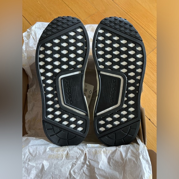 ADIDAS | NMD R1 V2 Shoes | Cloud White Gold Metallic - Womens US 5.5 - Picture 12 of 12